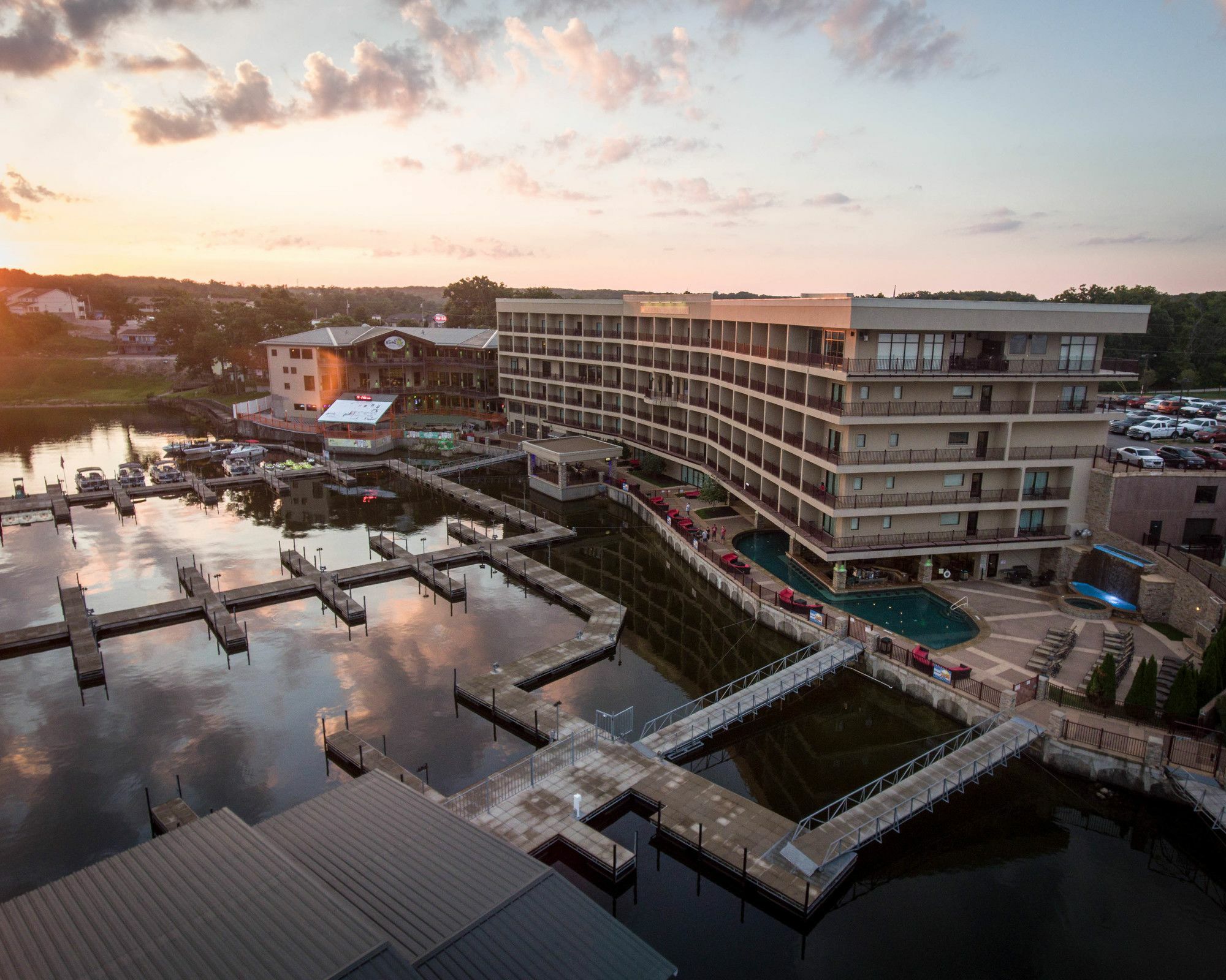Camden On The Lake Resort Lake Ozark Exterior photo